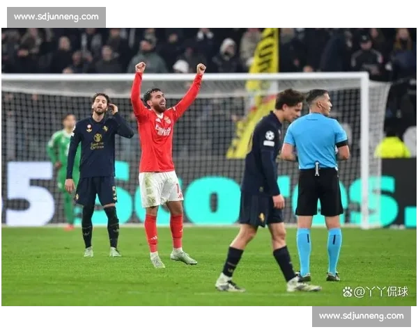 以上港对阵开新焦点之战攻防博弈与赛季走向深度前瞻分析